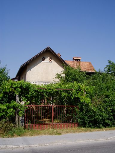Južna stran hiše s privozom
